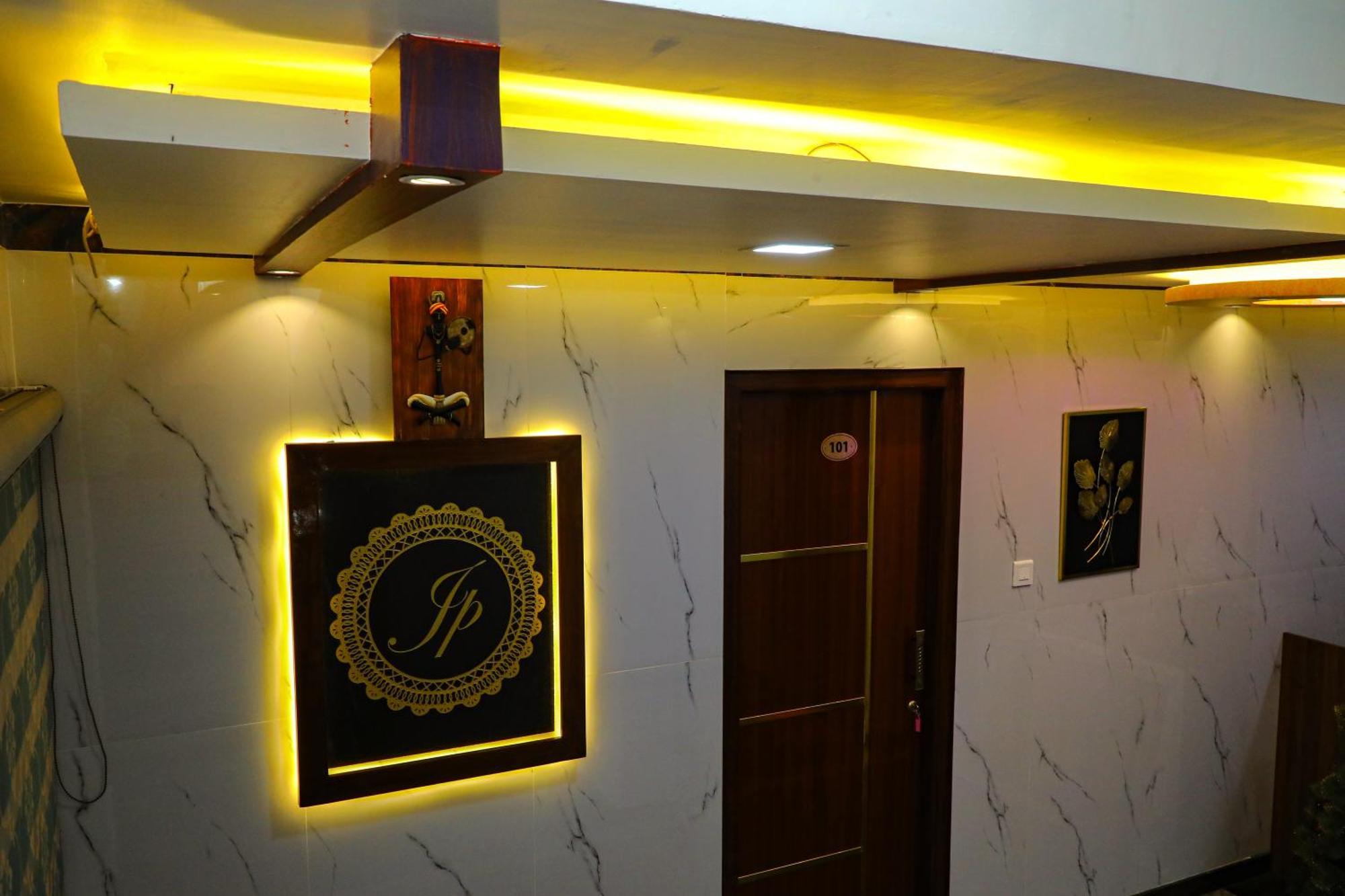 Hotel Jp Residency à Yelagiri Extérieur photo