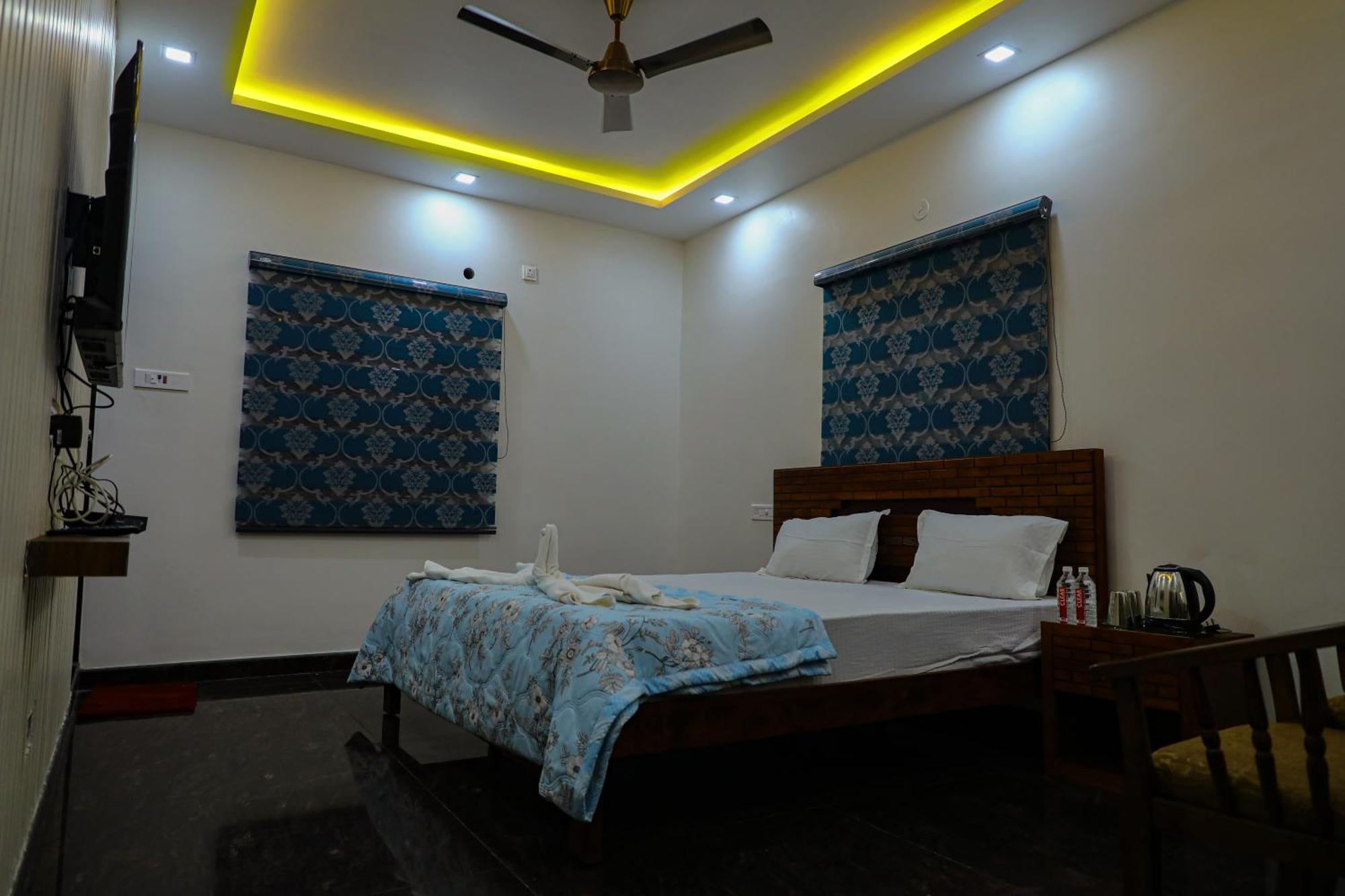 Hotel Jp Residency à Yelagiri Extérieur photo